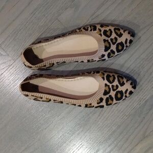 7.5 leopard print slip on shoes